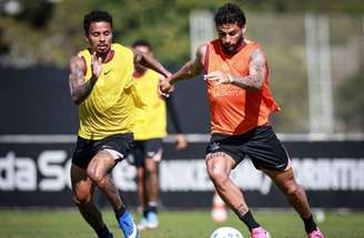 Hugo Souza completou dois anos de Corinthians –