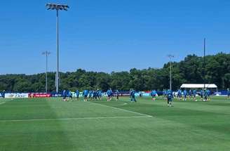 Raphinha voltou a treinar com o elenco da Seleção Brasileira –