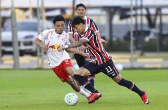 São Paulo luta, mas não sai do zero em jogo-treino como Bragantino. Rubens Chiri / Perspectiva
