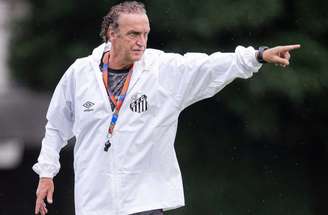Cuca aproveita a intertemporada para observar os jovens talentos do Santos –