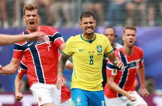Bruno Guimarães perdeu um pênalti contra a Noruega –