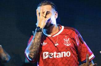 Nova terceira camisa do Flamengo terá pegada retrô –
