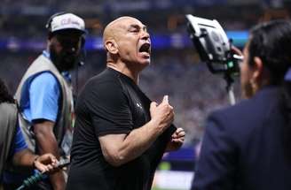Hossam Hassan detonou a atuação da arbitragem de Argentina e Egito –