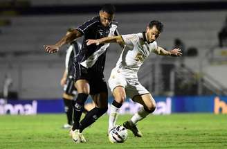 Ponte Preta e Criciúma mediram forças na noite desta quarta-feira (8), em Campinas –