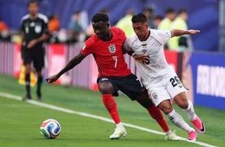 Saka durante treinamento da Inglaterra na Copa do Mundo –