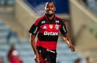 Lorran marcou um dos gols da vitória do Flamengo sobre o Lausanne –