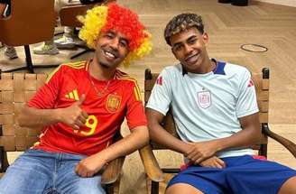 Lamine tem se comunicado à distância com seu pai durante o Mundial –