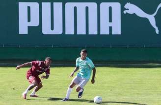 Zagueiro Barboza durante jogo-treino contra a equipe do Juventus, na Academia de Futebol –