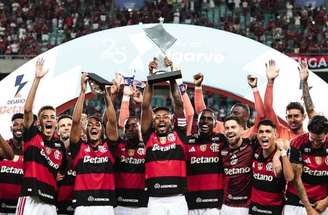 Gilvan de Souza/Flamengo - Legenda: Flamengo conquistou a Taça do Algarve ao derrotar o Benfica