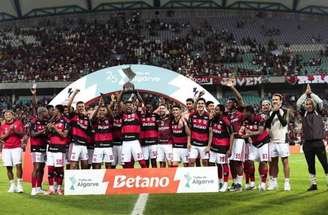 Enfim, o Flamengo volta a ganhar um torneio da pré-temporada  na Europa.