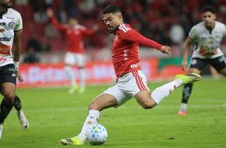 No Inter desde a temporada 2024, Bruno Tabata não deixará saudades no Beira-Rio –