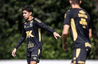 Moisés também deve desfalcar o Santos contra o Botafogo –