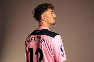 Thomas Meunier estava livre no mercado antes de acertar com o Sunderland –