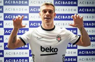Trossard se transferiu para o futebol turco após boa temporada pelo Arsenal –