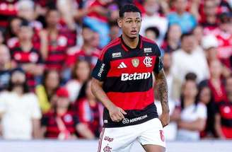 João Victor ganhou pontos com Leonardo Jardim após amistosos –