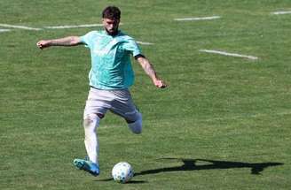 Vitor Roque atuou alguns minutos em jogo-treino do Palmeiras –