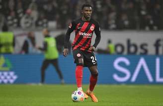 Aurélio Buta chega ao Brasil para assinar com o São Paulo –