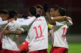 Massa Bruta vai encarar vencedor do Dérbi na semifinal –