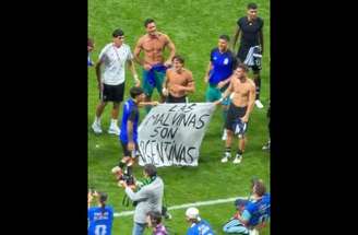 Jogadores da Argentina exibiram mensagem após vitória sobre a Inglaterra –