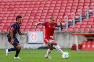 Recém-contratado, Maripán participou do jogo-treino contra o Caxias –