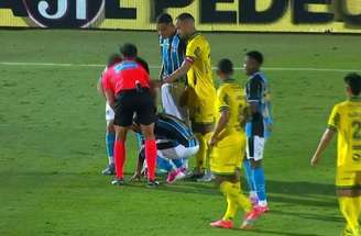 Amuzu sentiu dores na cabeça após dividida com Zé Aldo –