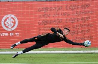 Rochet deve iniciar partida como titular –