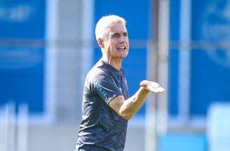 Português vive fase complicada no Grêmio –