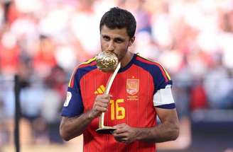 Espanha domina premiações na final da Copa –