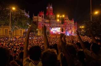 Espanhois tomam as ruas de Madri para comemorar o título da Copa do Mundo –