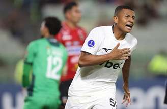 Kauan Toledo marcou dois gols na vitória sobre o Caracas (VEN), em maio –