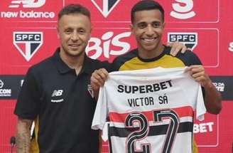 Victor Sá com a camisa do São Paulo  –