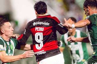 Pedro agora divide a artilharia do Brasileirão com Viveros (CAP), com 11 gols –