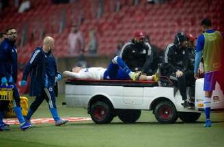 Gabriel Pec fazia sua estreia como titular quando sofreu a grave lesão –