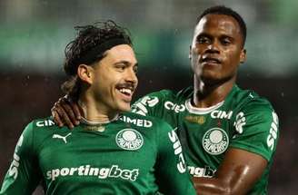 Mauricio comemora seu gol contra o Coritiba no Couto Pereira –
