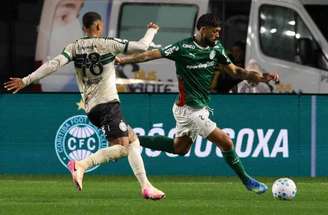 Barboza estreou com a camisa do Palmeiras diante do Coritiba –