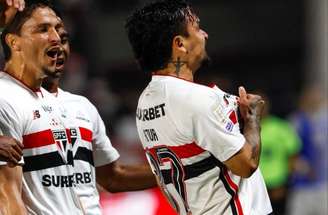 Artur mantém boa fase no São Paulo, mas cobra reação após derrota no Brasileirão –