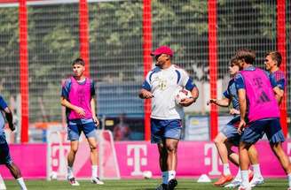 Jogadores do Bayern de Munique durante treinamento da equipe –