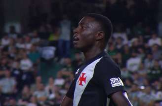 Jogador veste a camisa 18 do Vasco –