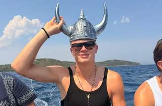 Haaland comemorou os 26 anos ao lado da esposa, Isabel Johansen, e da família –