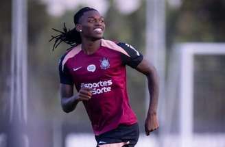 Rafael Leão treina pelo Corinthians –