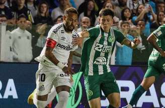 Neymar marcou duas vezes para o Santos na Vila Belmiro –