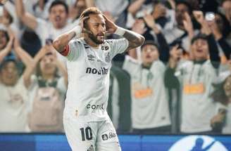 Neymar durante jogo contra a Chapecoense na Vila Belmiro –