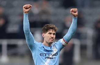 Stones participou da campanha de terceiro lugar da Inglaterra na Copa do Mundo –