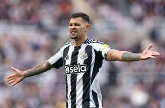 Arsenal intensifica negociações por Bruno Guimarães –