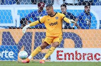 Warleson assuniu a vaga de Neto –