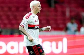 Varela foi titular e atuou os 90 minutos contra o Inter, sendo parte na lateral-esquerda –
