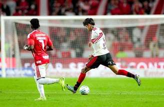 Flamengo tenta renovar com Pulgar, que quer contrato melhorado –