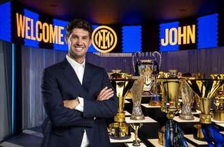 Stones, de 32 anos, assina por duas temporadas com a Inter –