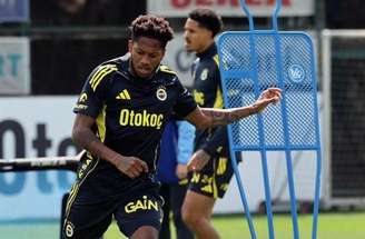 Fred atual normalmente pelo Fenerbahçe em jogo pela qualificatória da Champions –