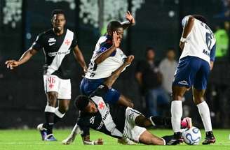 Vasco subiu de produção na etapa final diante do Medellín –